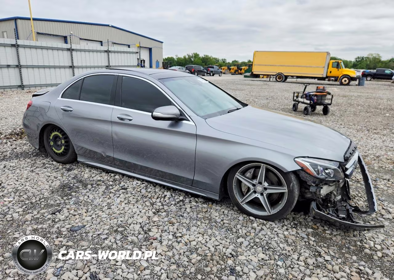 2015 Mercedes-Benz C 400 4Matic VIN:55SWF6GB2FU041211 - 4