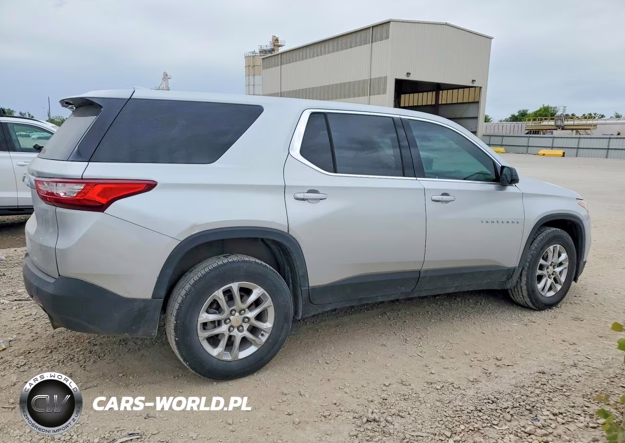 2018 Chevrolet Traverse Ls VIN:1GNERFKW1JJ106346 - 3