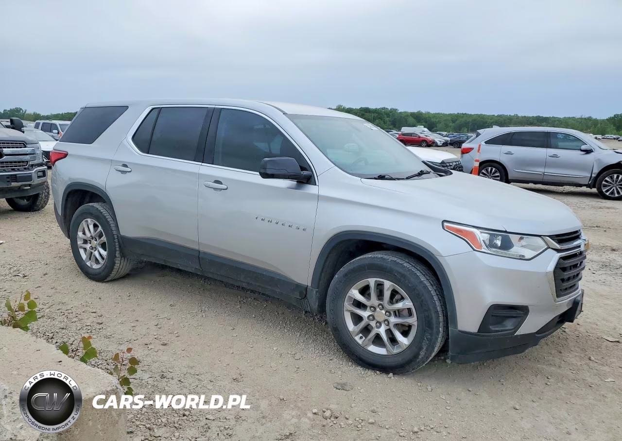 2018 Chevrolet Traverse Ls VIN:1GNERFKW1JJ106346 - 4