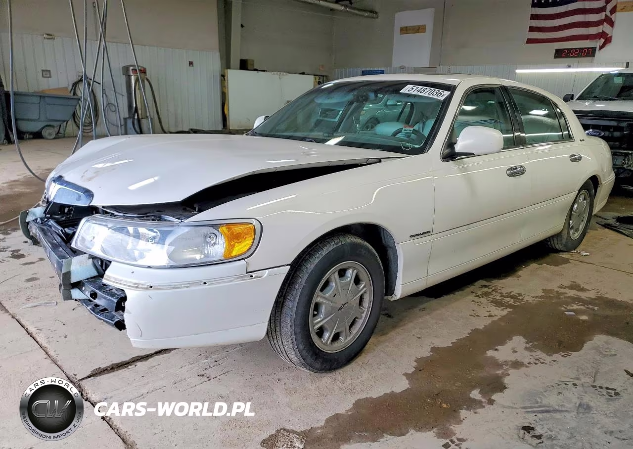 1998 Lincoln Town Car Signature