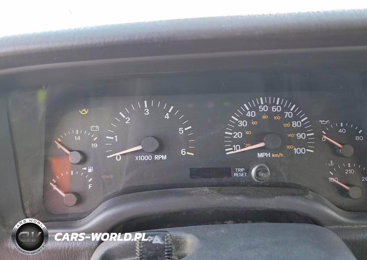 2000 Jeep Cherokee Classic VIN:1J4FF58S5YL122739 - 9