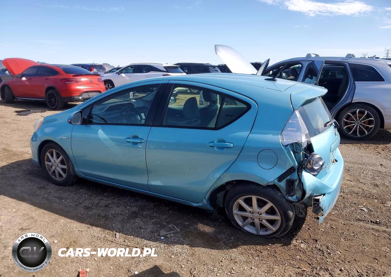 2013 Toyota Prius C Four VIN:JTDKDTB33D1051076 - 2