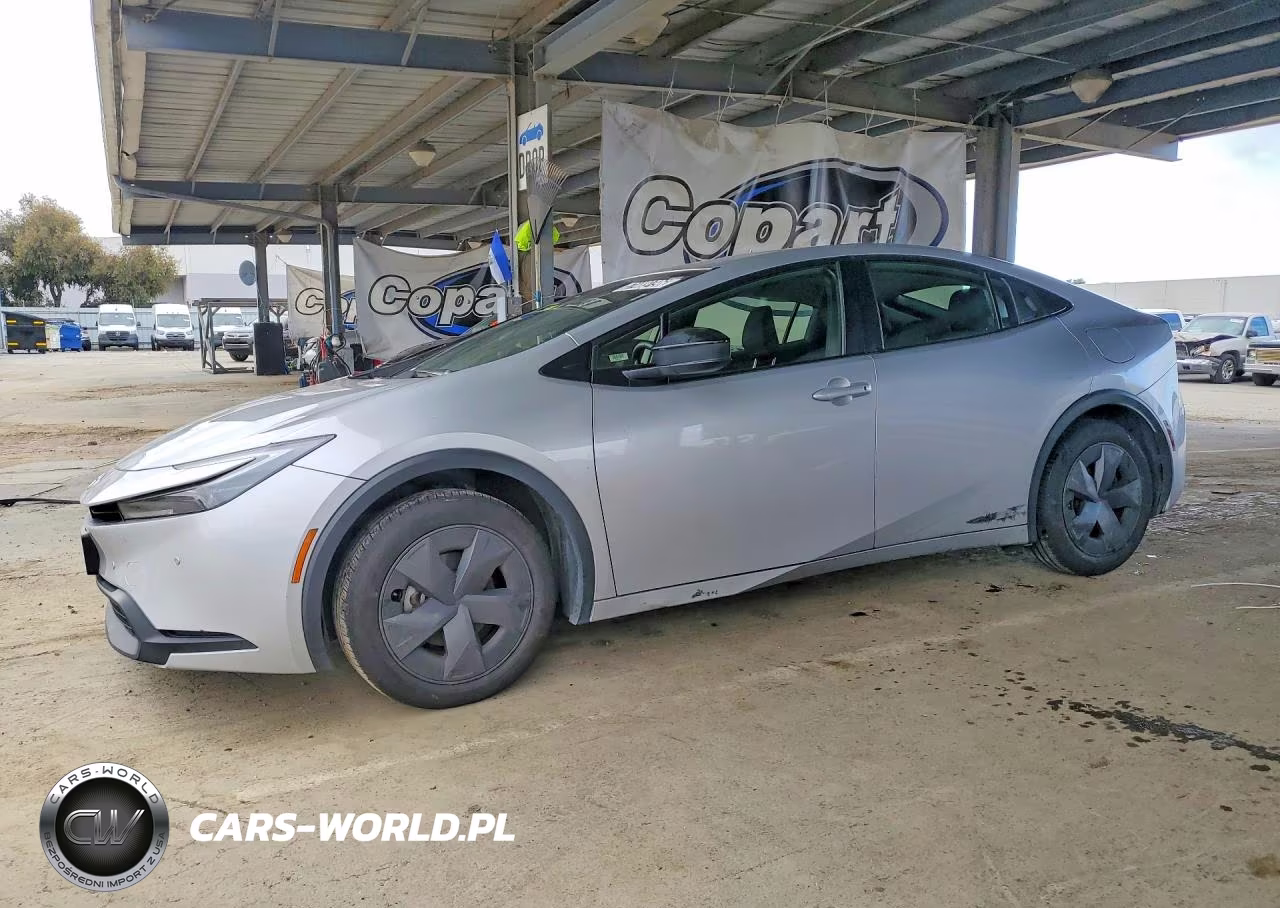 2024 Toyota Prius Le – zdjęcie 1 z 12
