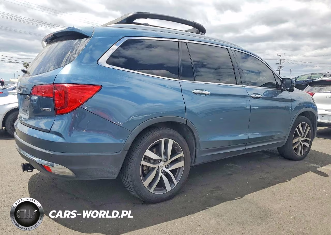2018 Honda Pilot Touring VIN:5FNYF5H93JB029786 - 3