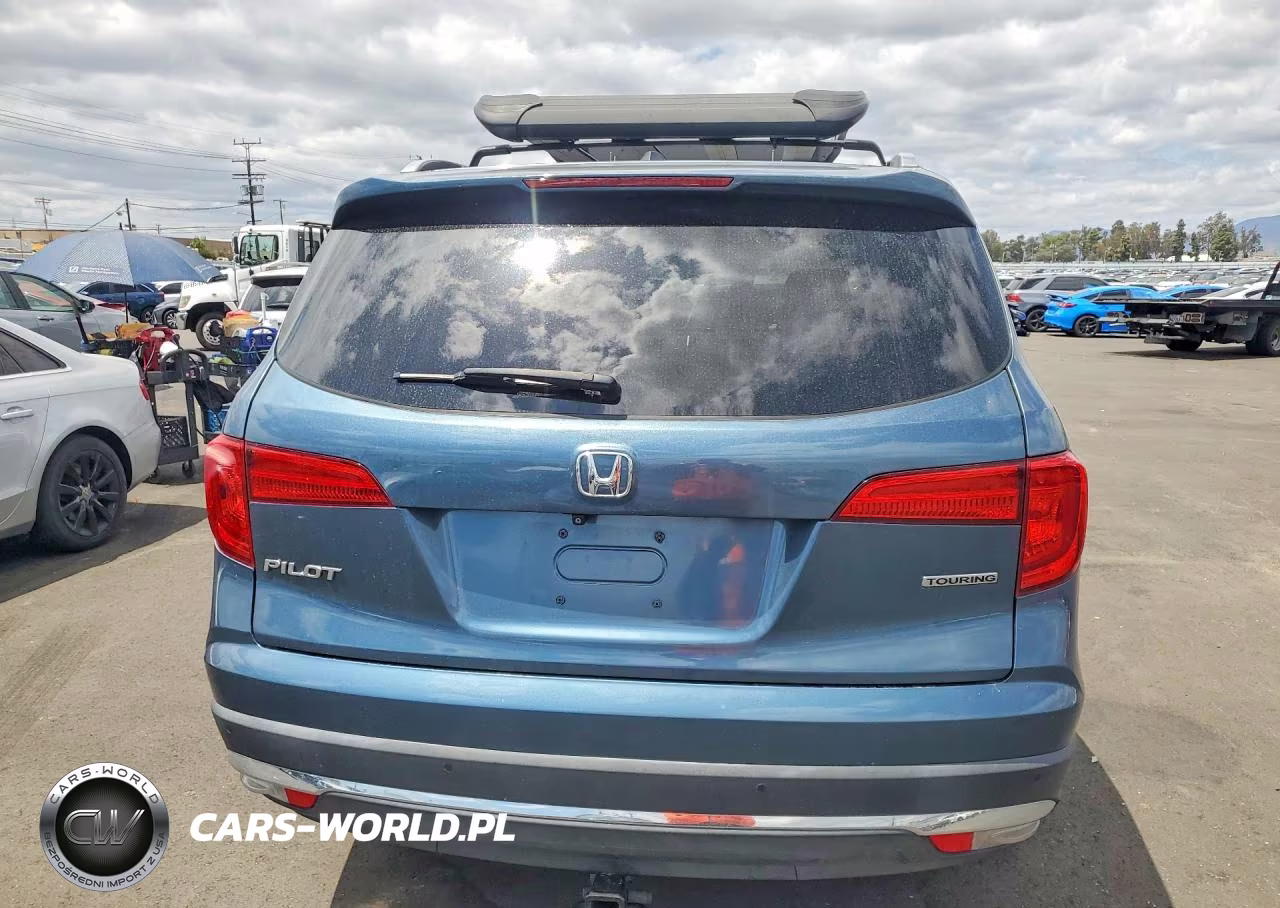 2018 Honda Pilot Touring VIN:5FNYF5H93JB029786 - 6