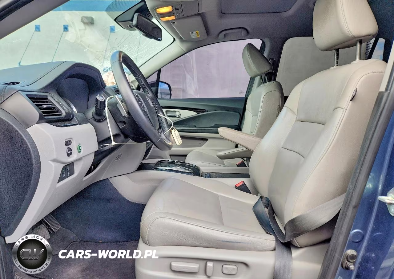 2018 Honda Pilot Touring VIN:5FNYF5H93JB029786 - 7