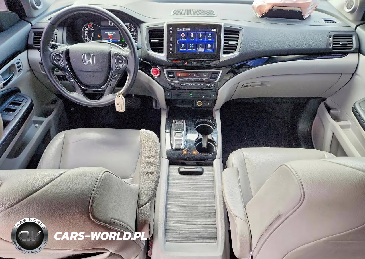 2018 Honda Pilot Touring VIN:5FNYF5H93JB029786 - 8