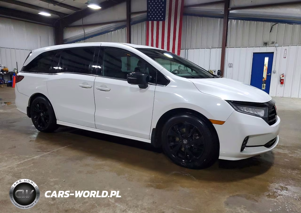 2023 Honda Odyssey Sport-L VIN:5FNRL6H76PB004875 - 4