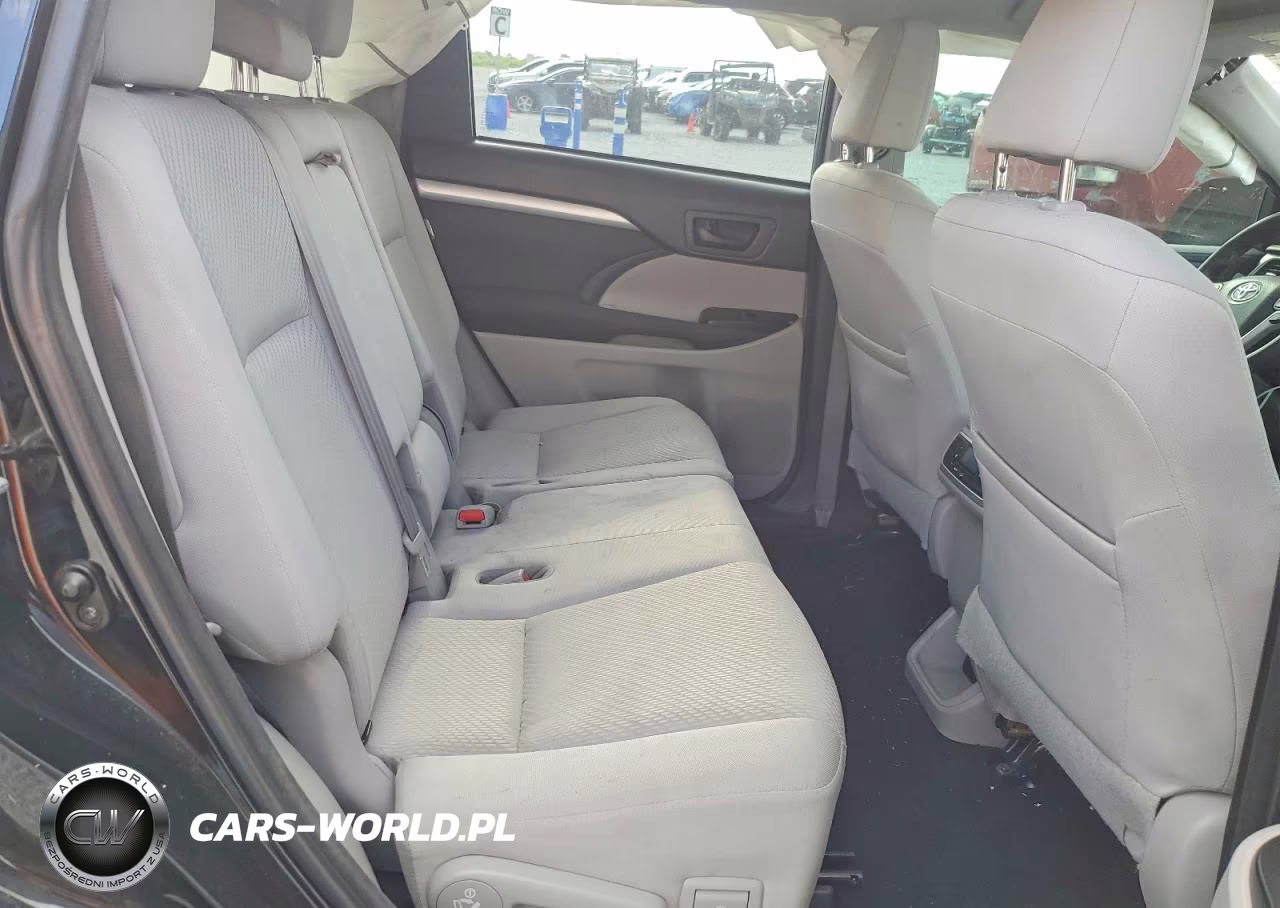 2018 Toyota Highlander Le VIN:5TDZZRFH7JS247223 - 11