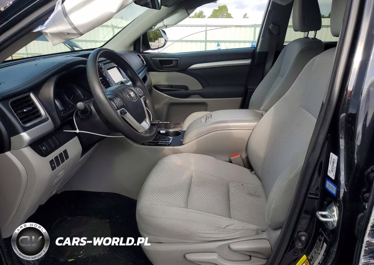 2018 Toyota Highlander Le VIN:5TDZZRFH7JS247223 - 7