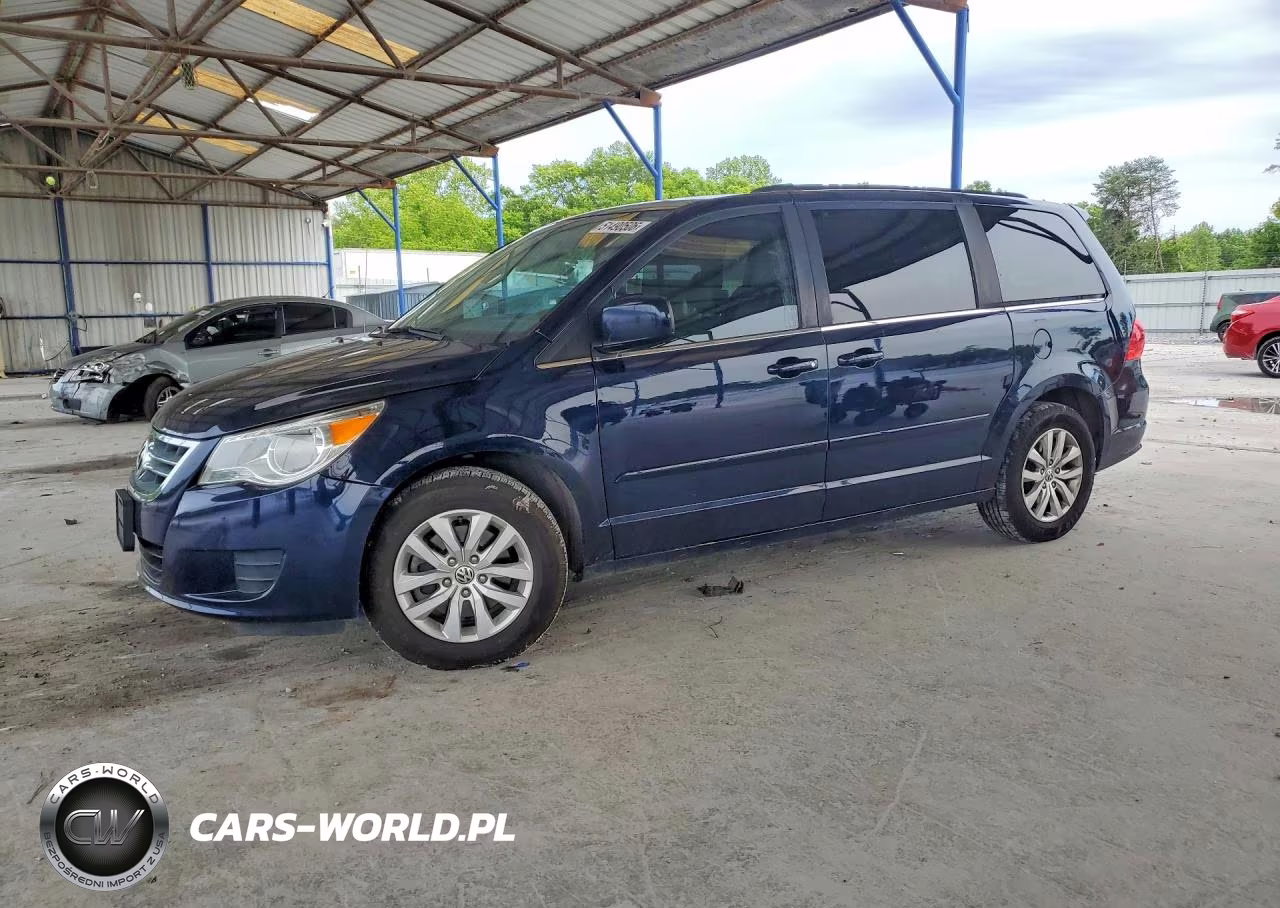 2013 Volkswagen Routan Se