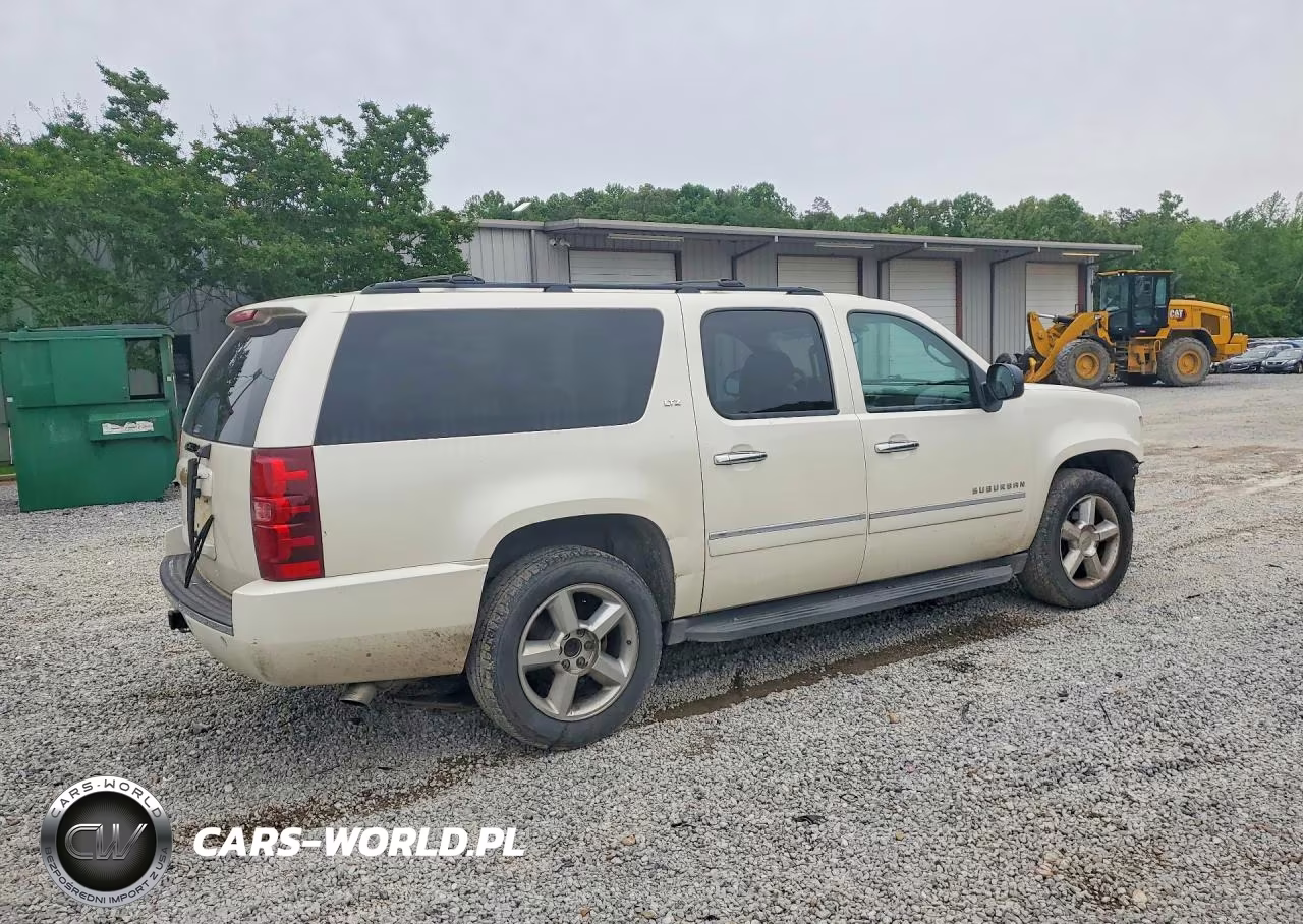 2013 Chevrolet Suburban C1500 Ltz VIN:1GNSCKE05DR311033 - 3