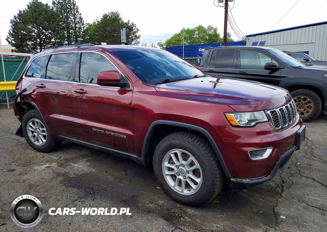 2018 Jeep Grand Cherokee Laredo VIN:1C4RJFAG6JC266948 - 4