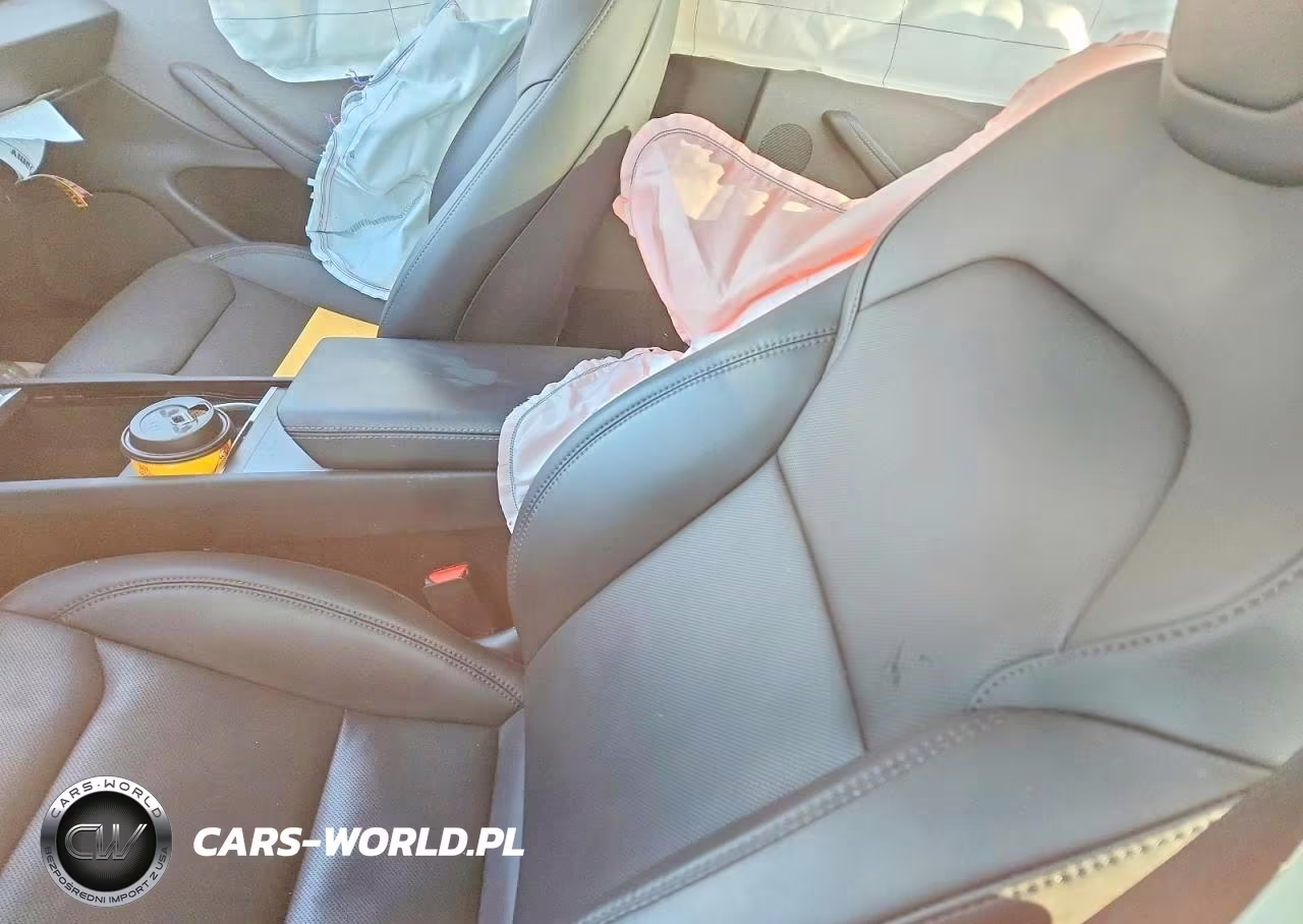 2025 Tesla Model 3 VIN:5YJ3E1EA1SF068267 - 8