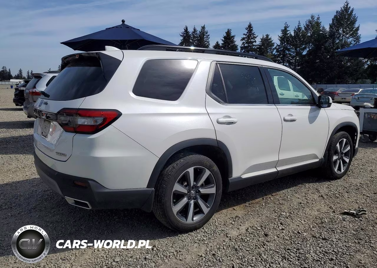 2024 Honda Pilot Touring VIN:5FNYG1H72RB029620 - 3