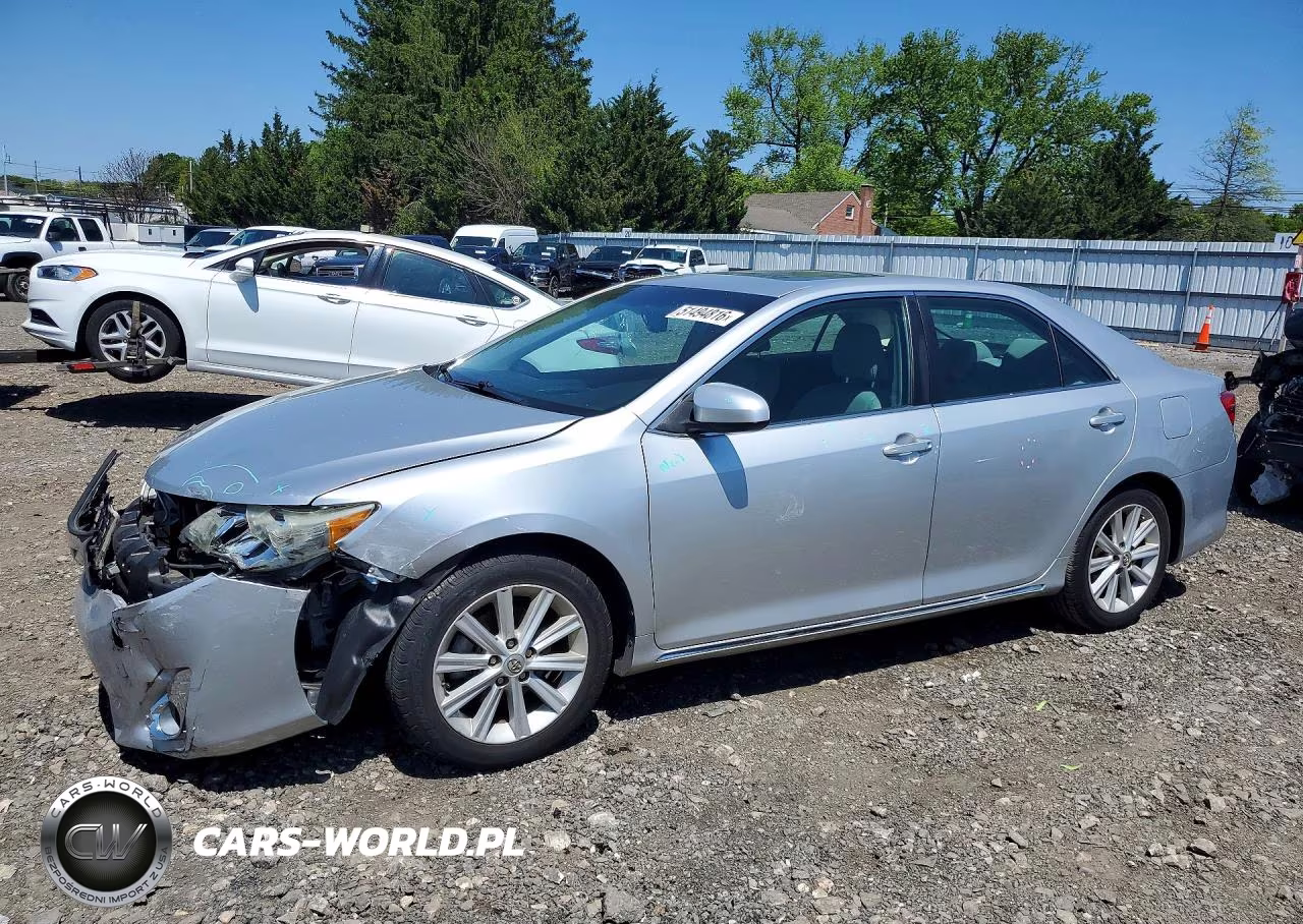 2013 Toyota Camry Xle V6 – zdjęcie 1 z 12