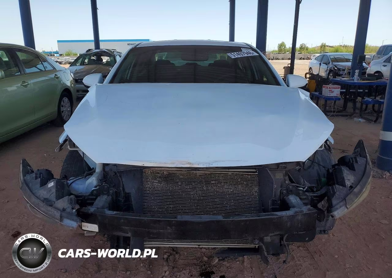 2018 Hyundai Elantra Value Edition VIN:5NPD84LF2JH319602 - 5