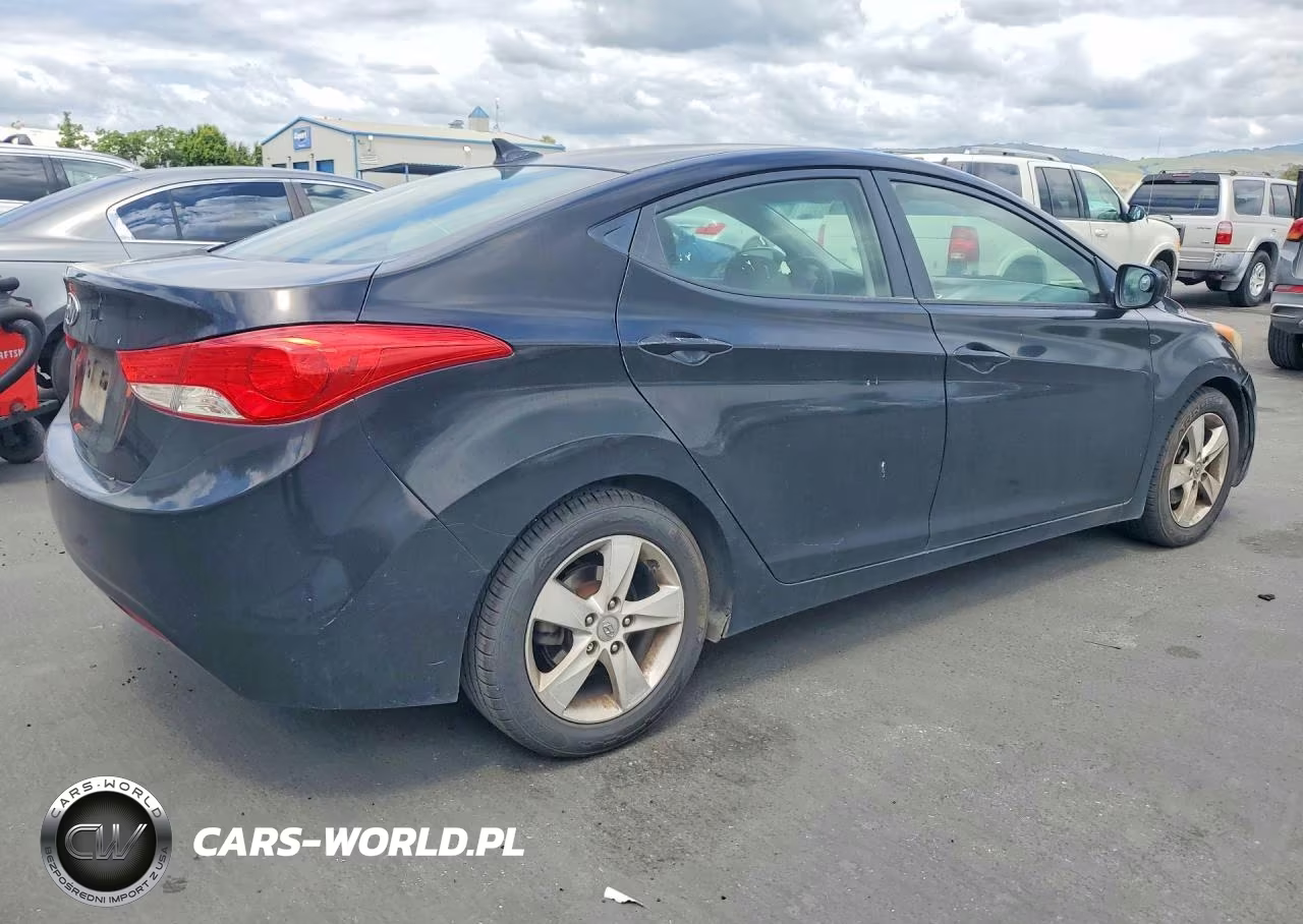 2011 Hyundai Elantra Gls VIN:5NPDH4AE4BH000505 - 3