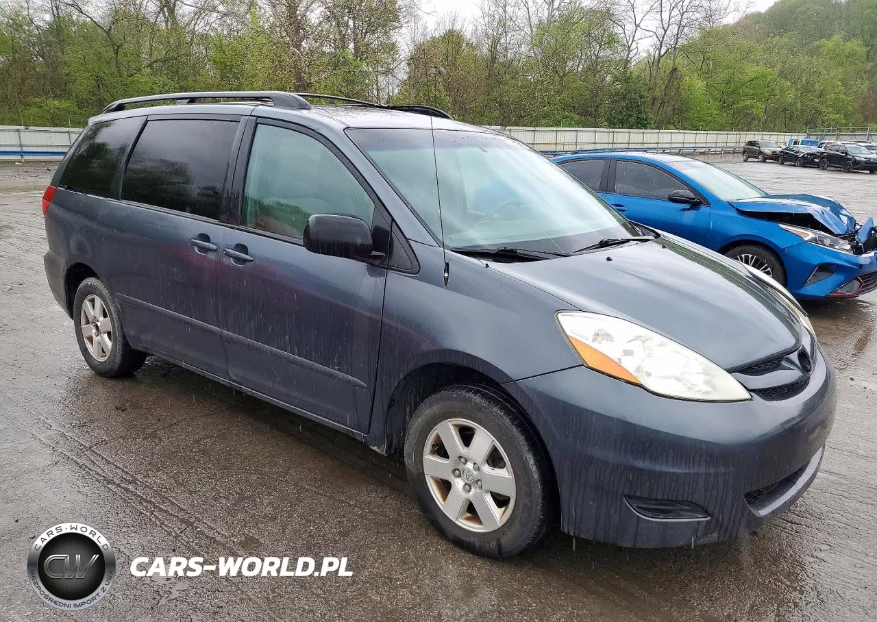 2009 Toyota Sienna Le 7-Passenger VIN:5TDZK23C19S269718 - 4