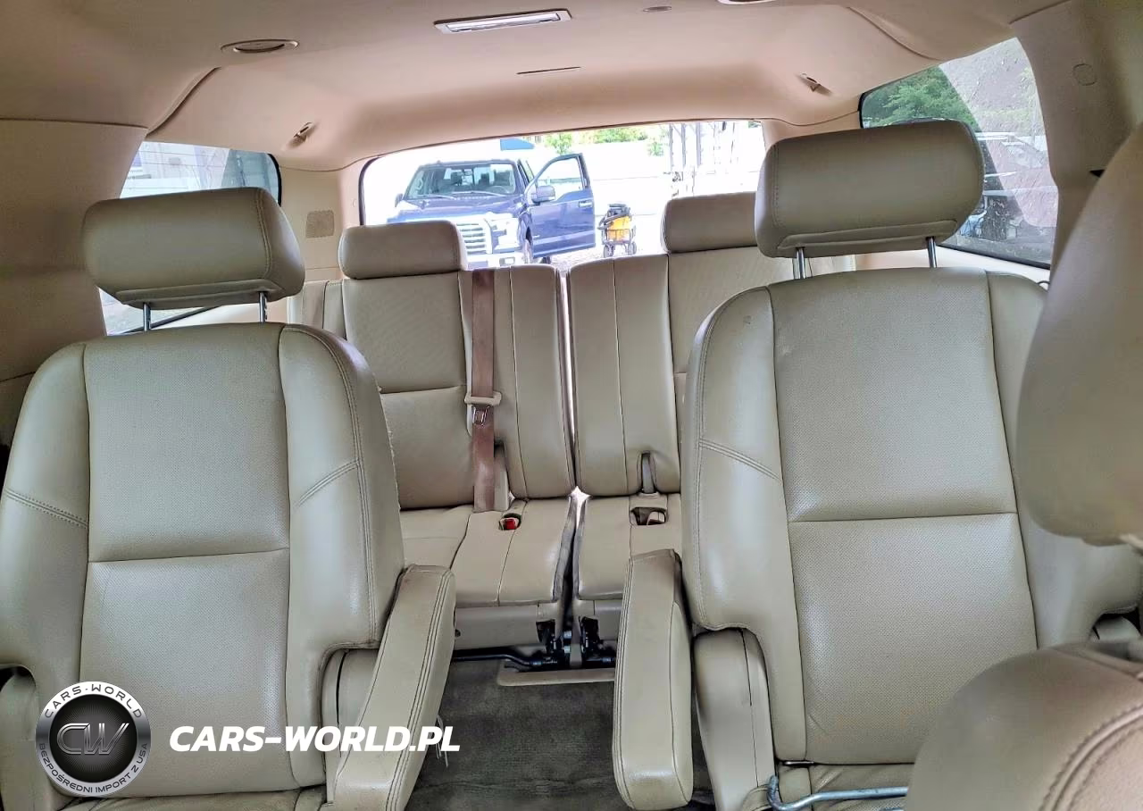 2010 Chevrolet Surburban VIN:1GNUKKE3XAR274367 - 10