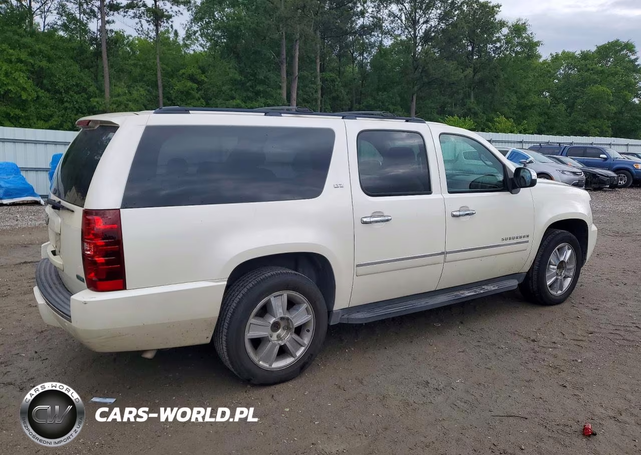 2010 Chevrolet Surburban VIN:1GNUKKE3XAR274367 - 3