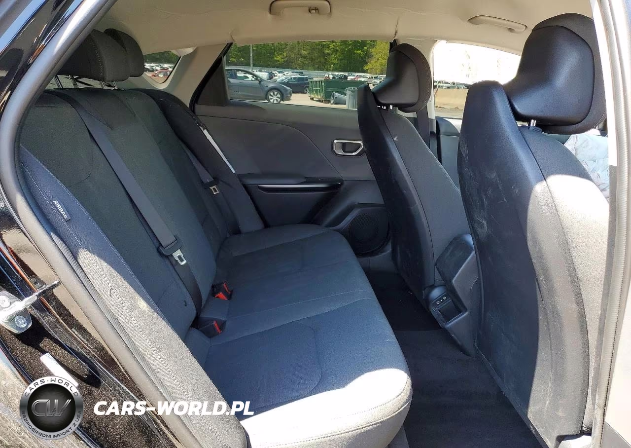2025 Kia K4 Lxs VIN:3KPFT4DE9SE028968 - 10