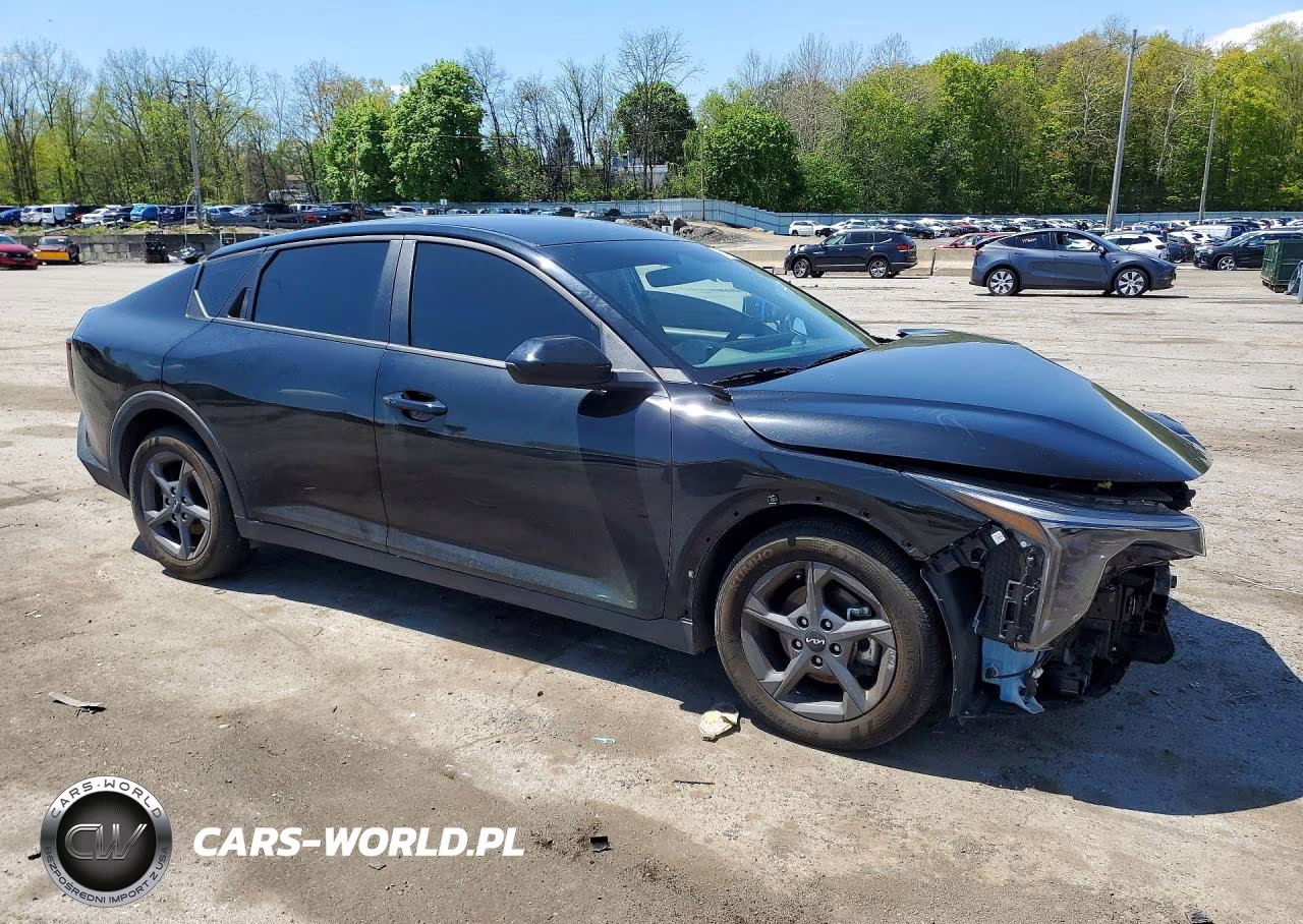 2025 Kia K4 Lxs VIN:3KPFT4DE9SE028968 - 4