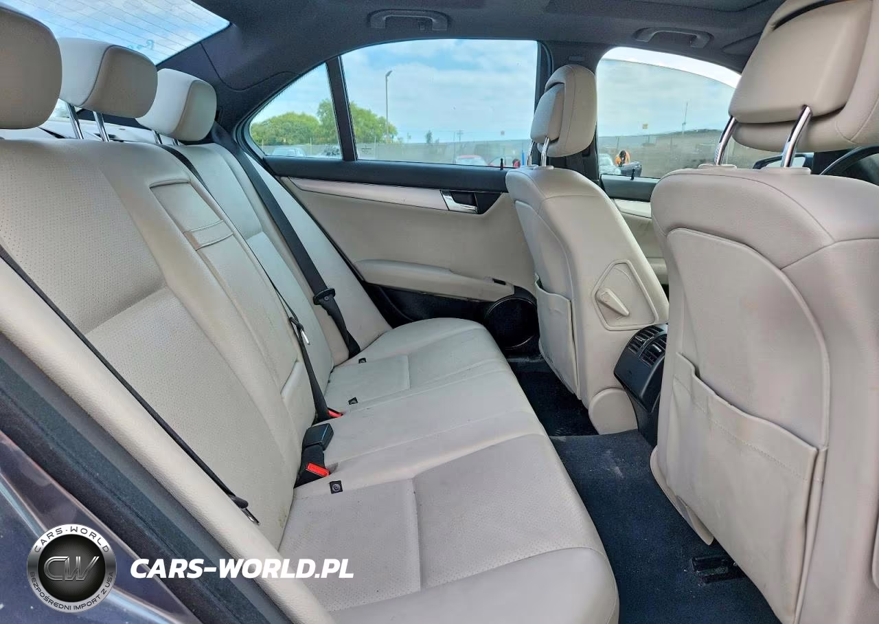 2011 Mercedes-Benz C 300 VIN:WDDGF5EBXBR174151 - 10