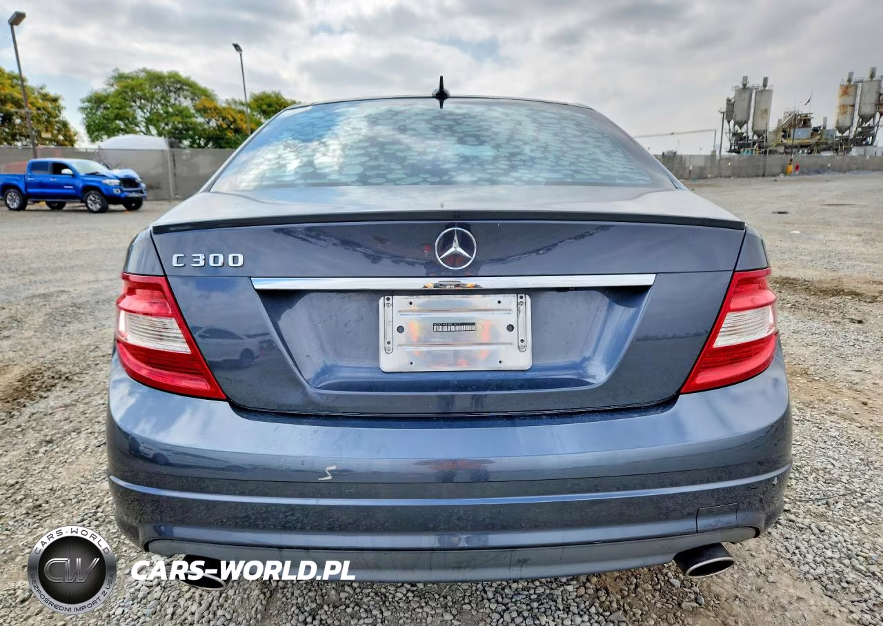 2011 Mercedes-Benz C 300 VIN:WDDGF5EBXBR174151 - 6