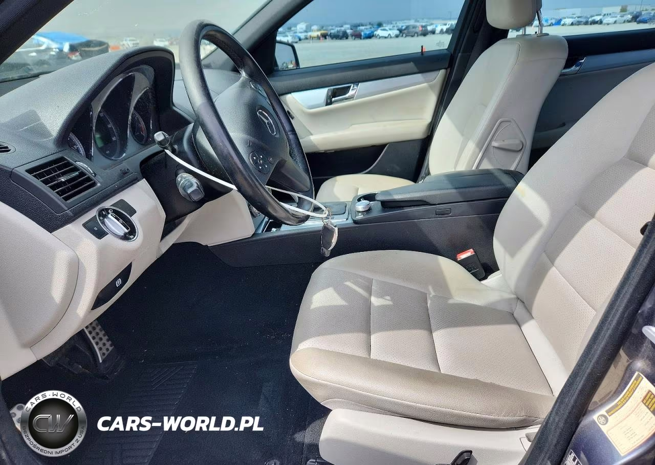 2011 Mercedes-Benz C 300 VIN:WDDGF5EBXBR174151 - 7