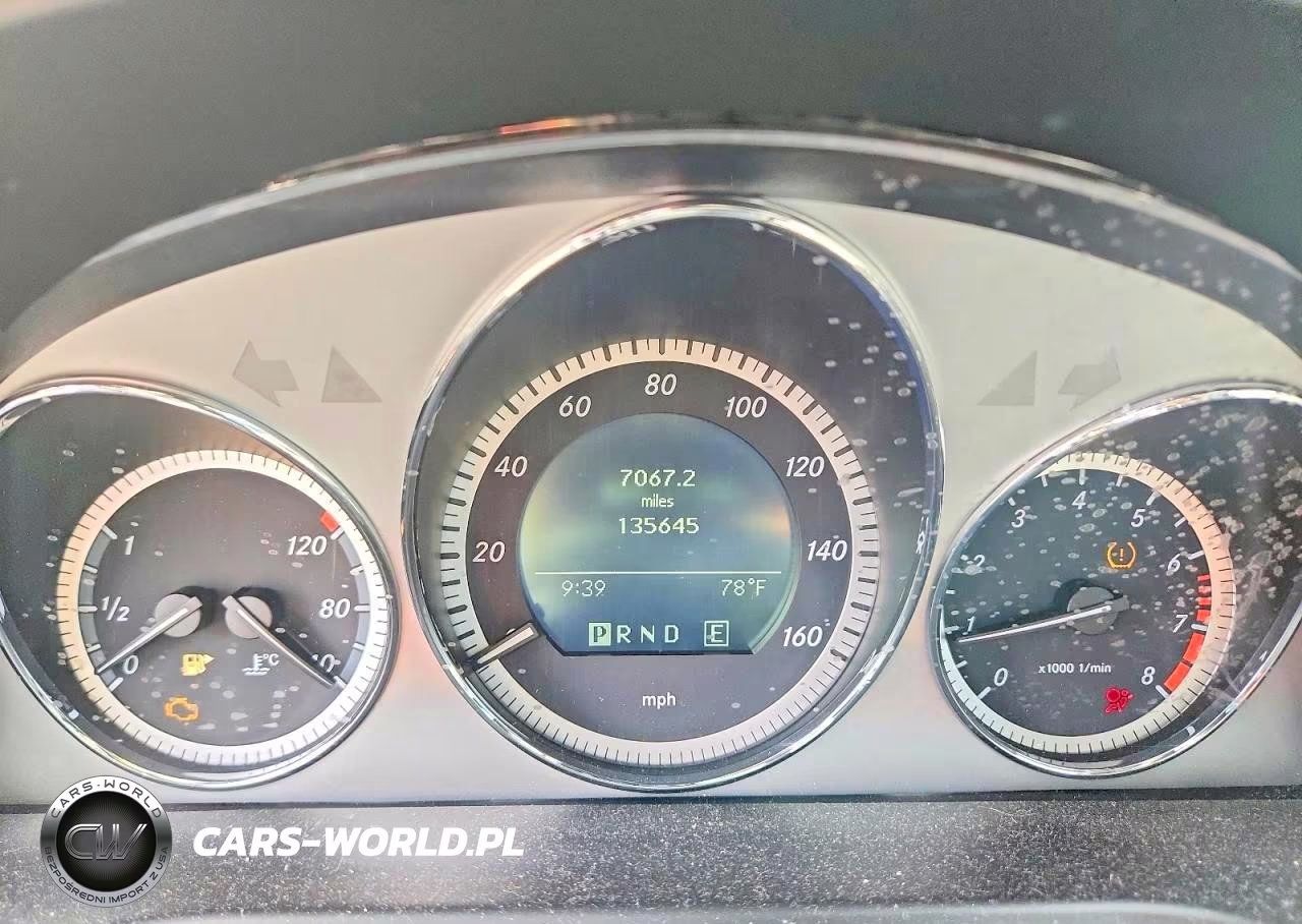 2011 Mercedes-Benz C 300 VIN:WDDGF5EBXBR174151 - 9