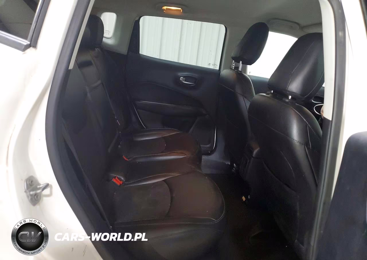 2019 Jeep Compass Latitude VIN:3C4NJDBBXKT696588 - 11
