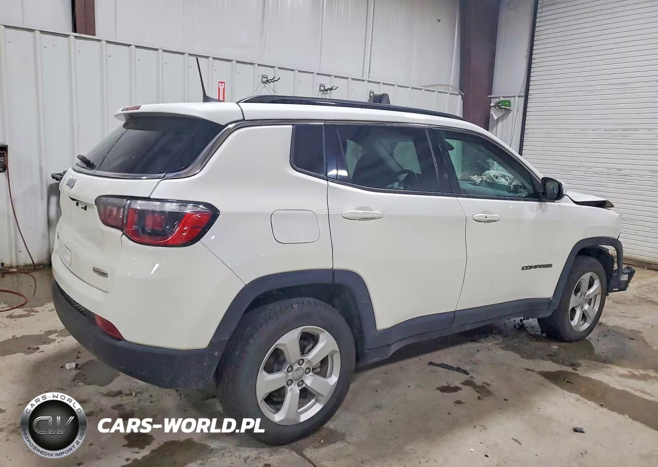 2019 Jeep Compass Latitude VIN:3C4NJDBBXKT696588 - 3