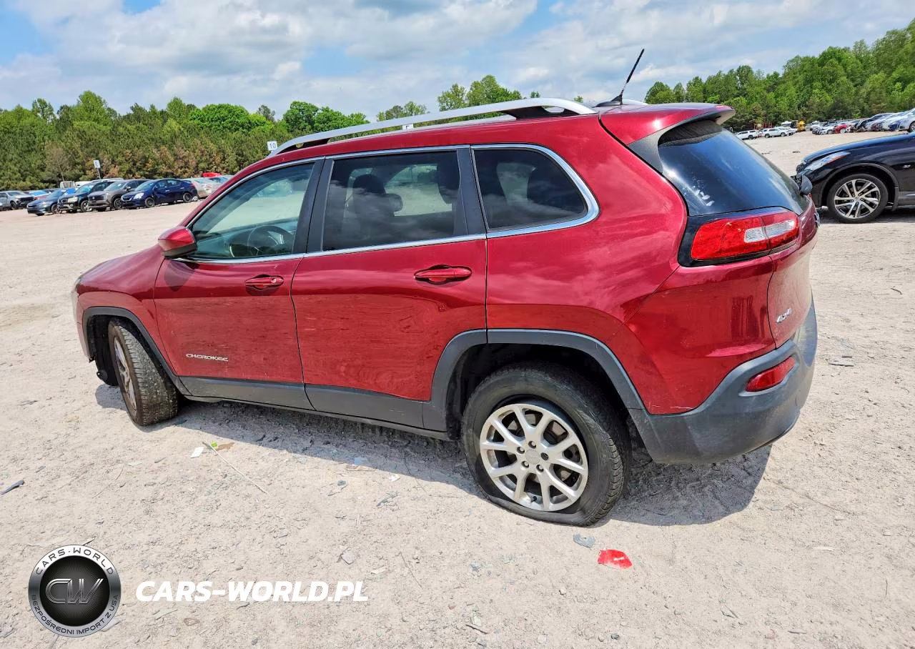 2015 Jeep Cherokee Latitude VIN:1C4PJMCB1FW674728 - 2