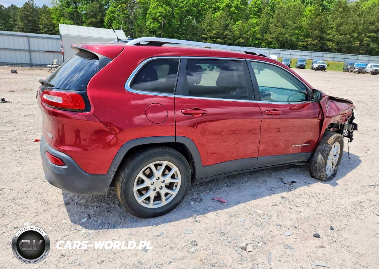2015 Jeep Cherokee Latitude VIN:1C4PJMCB1FW674728 - 3