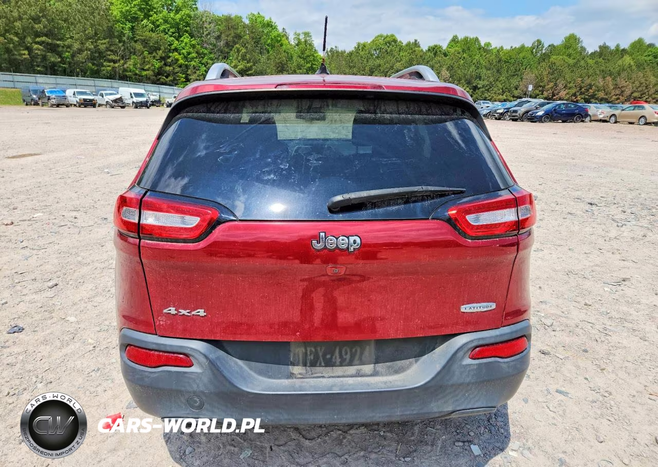 2015 Jeep Cherokee Latitude VIN:1C4PJMCB1FW674728 - 6