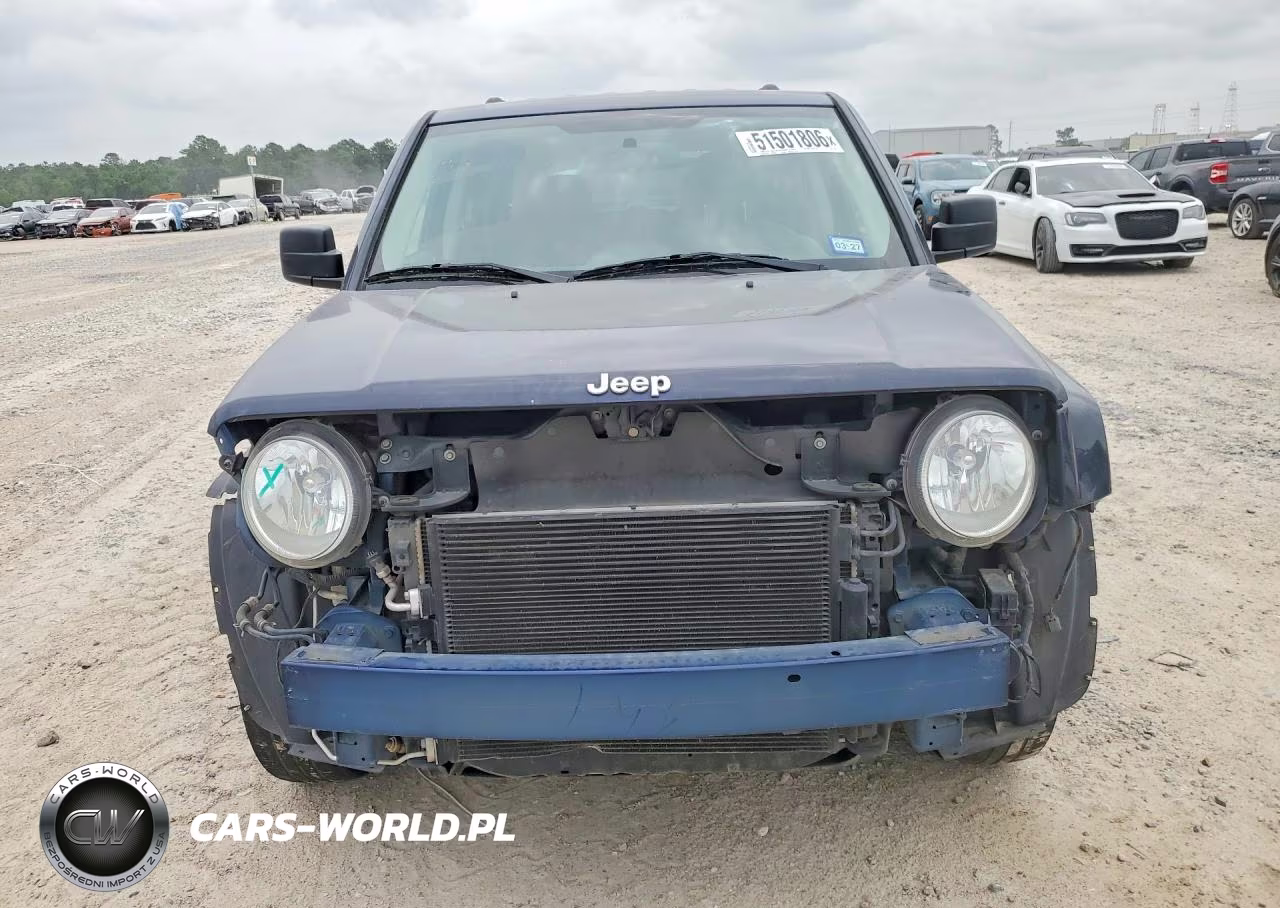 2016 Jeep Cher Lared VIN:1C4NJPBB3GD763577 - 5
