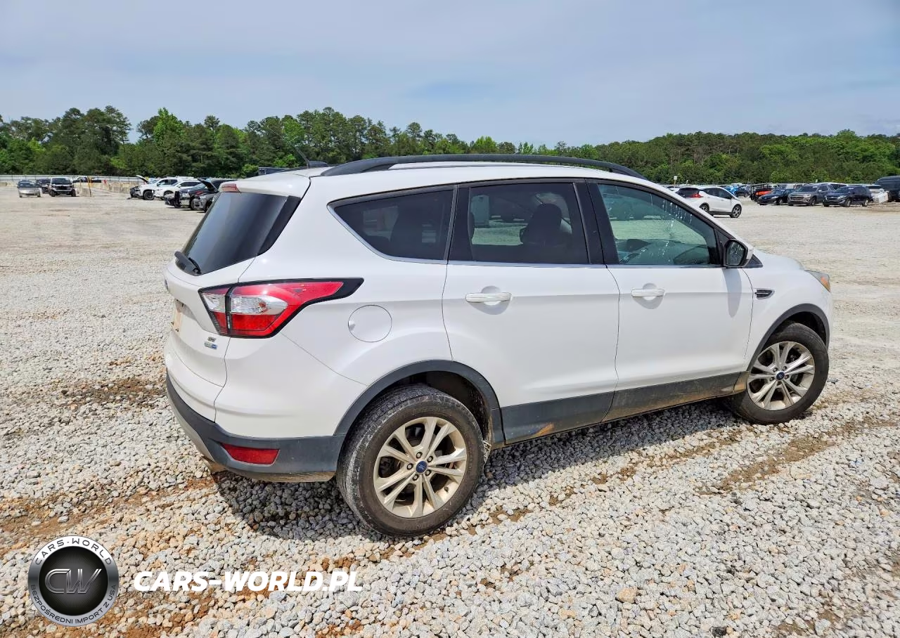 2018 Ford Escape Se VIN:1FMCU9GD7JUC49237 - 3