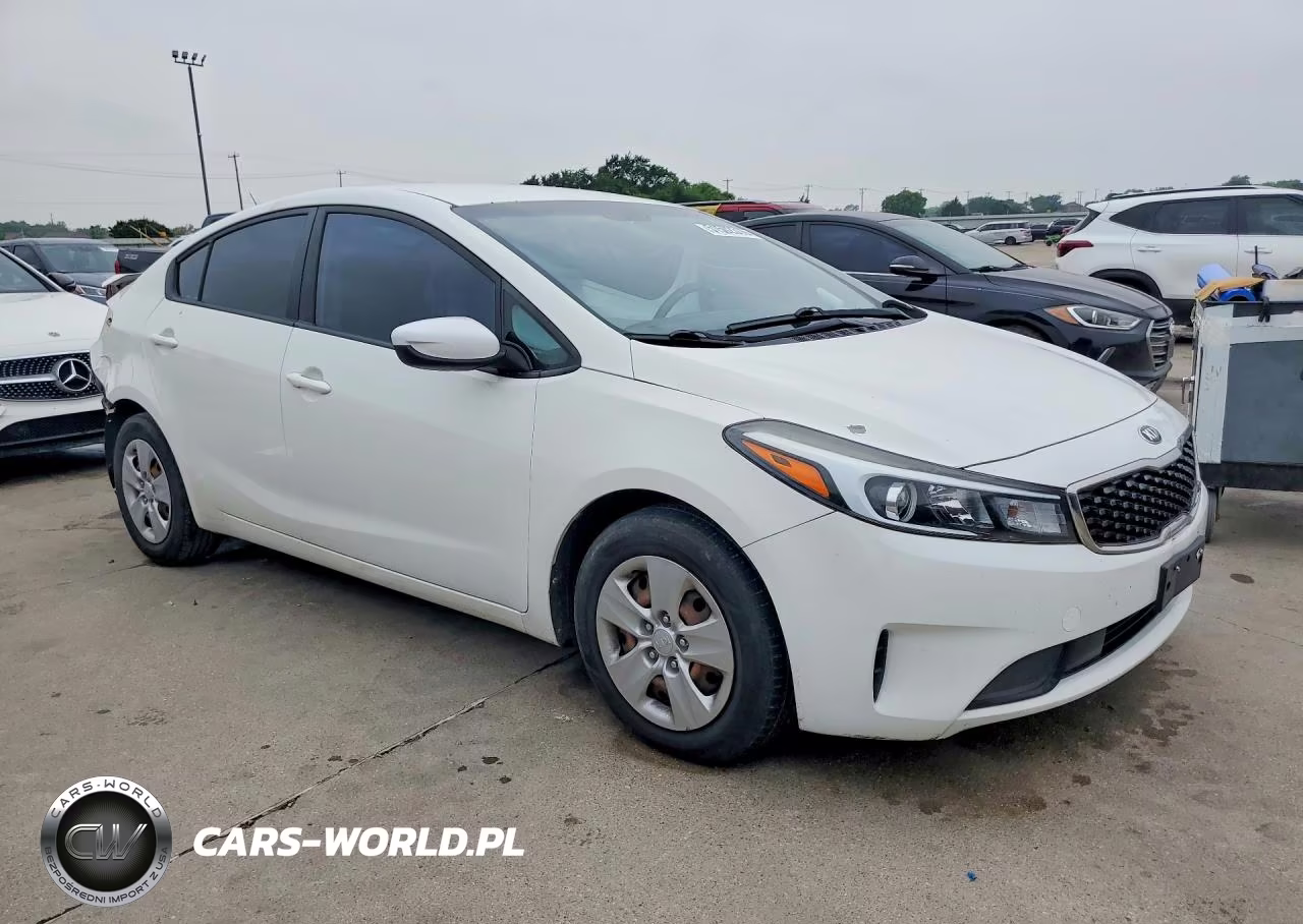 2017 Kia Forte Lx VIN:3KPFK4A74HE075830 - 4