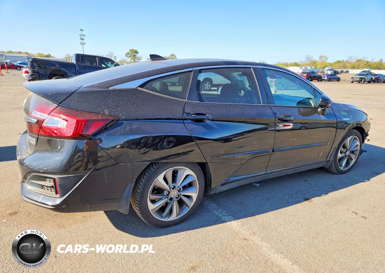 2018 Honda Clarity Touring VIN:JHMZC5F36JC009541 - 3
