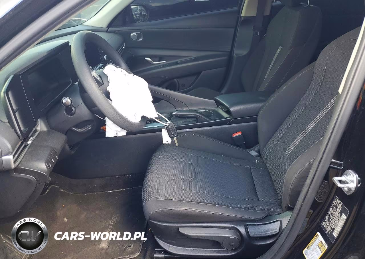 2025 Hyundai Elantra VIN:KMHLL4DG1SU991025 - 7