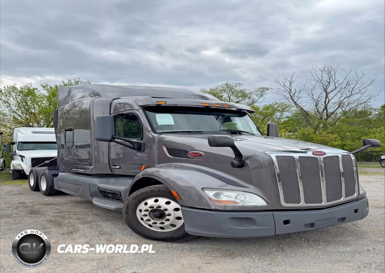2019 Peterbilt 579 Trucks