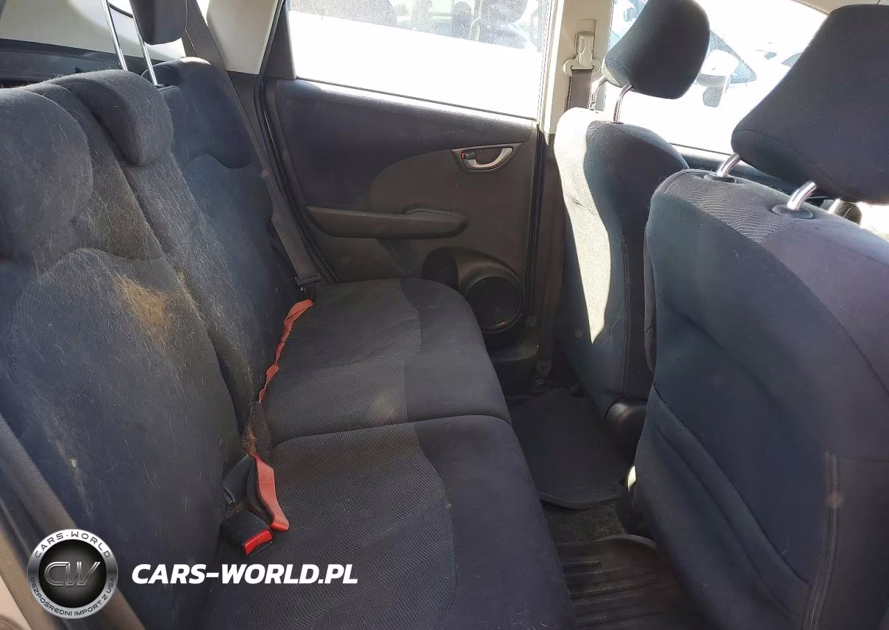 2010 Honda Fit Sport VIN:JHMGE8H46AS027665 - 10