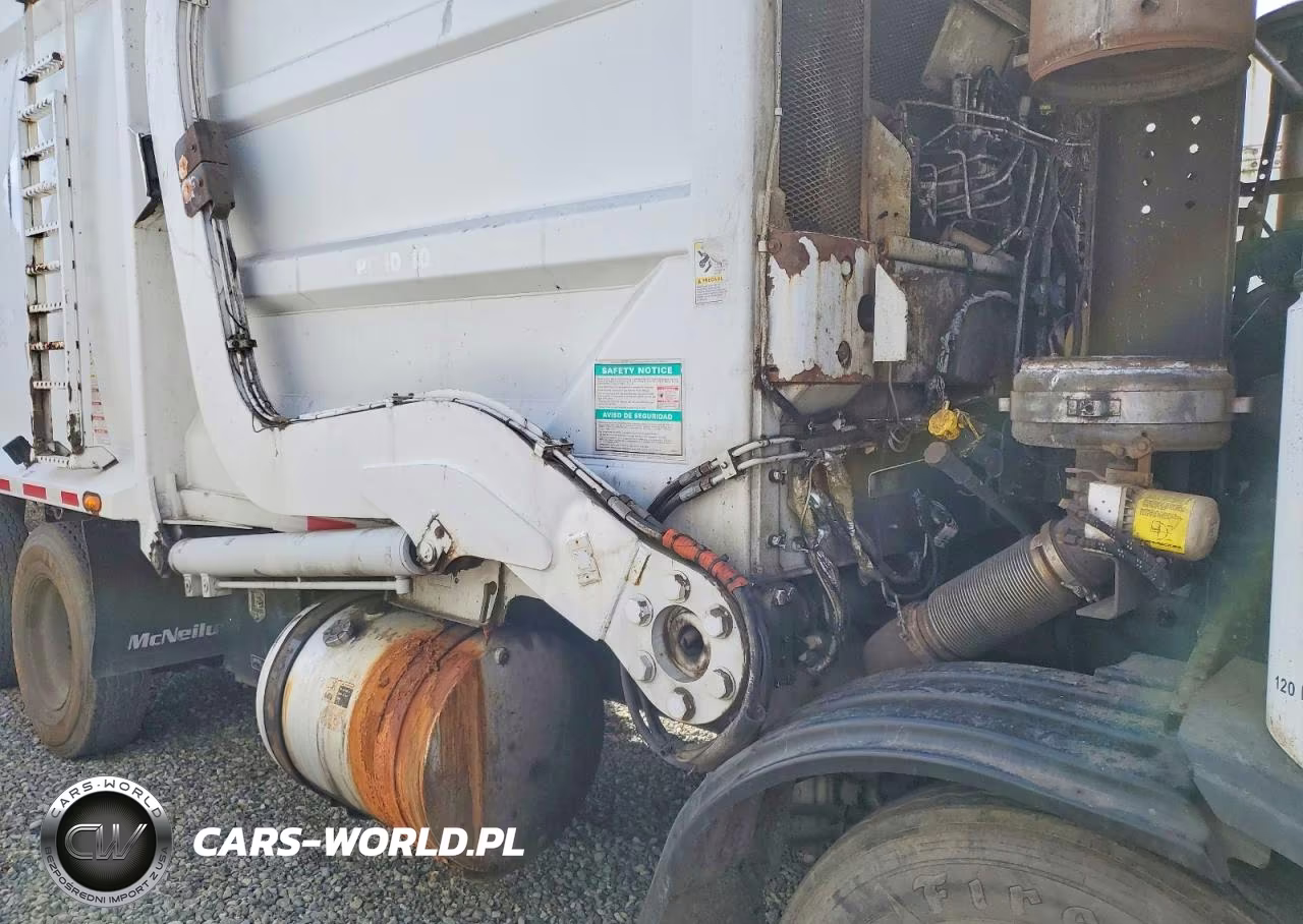 2011 Autocar Xpeditor Refuse Truck VIN:5VCACLKFXBH211728 - 6