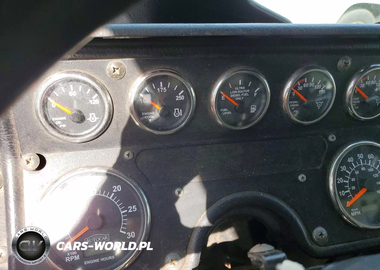 2011 Autocar Xpeditor Refuse Truck VIN:5VCACLKFXBH211728 - 8