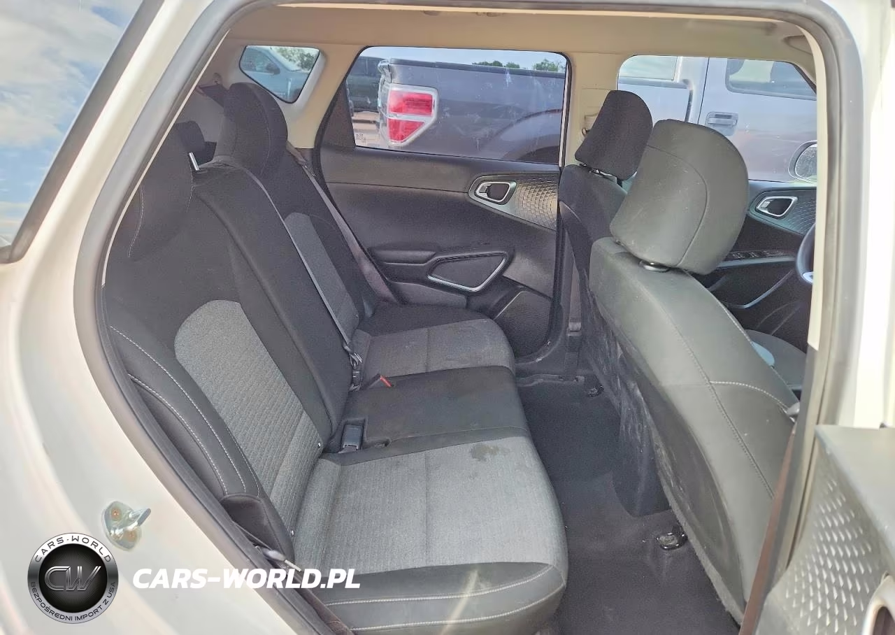 2021 Kia Soul S VIN:KNDJ23AU4M7778381 - 11