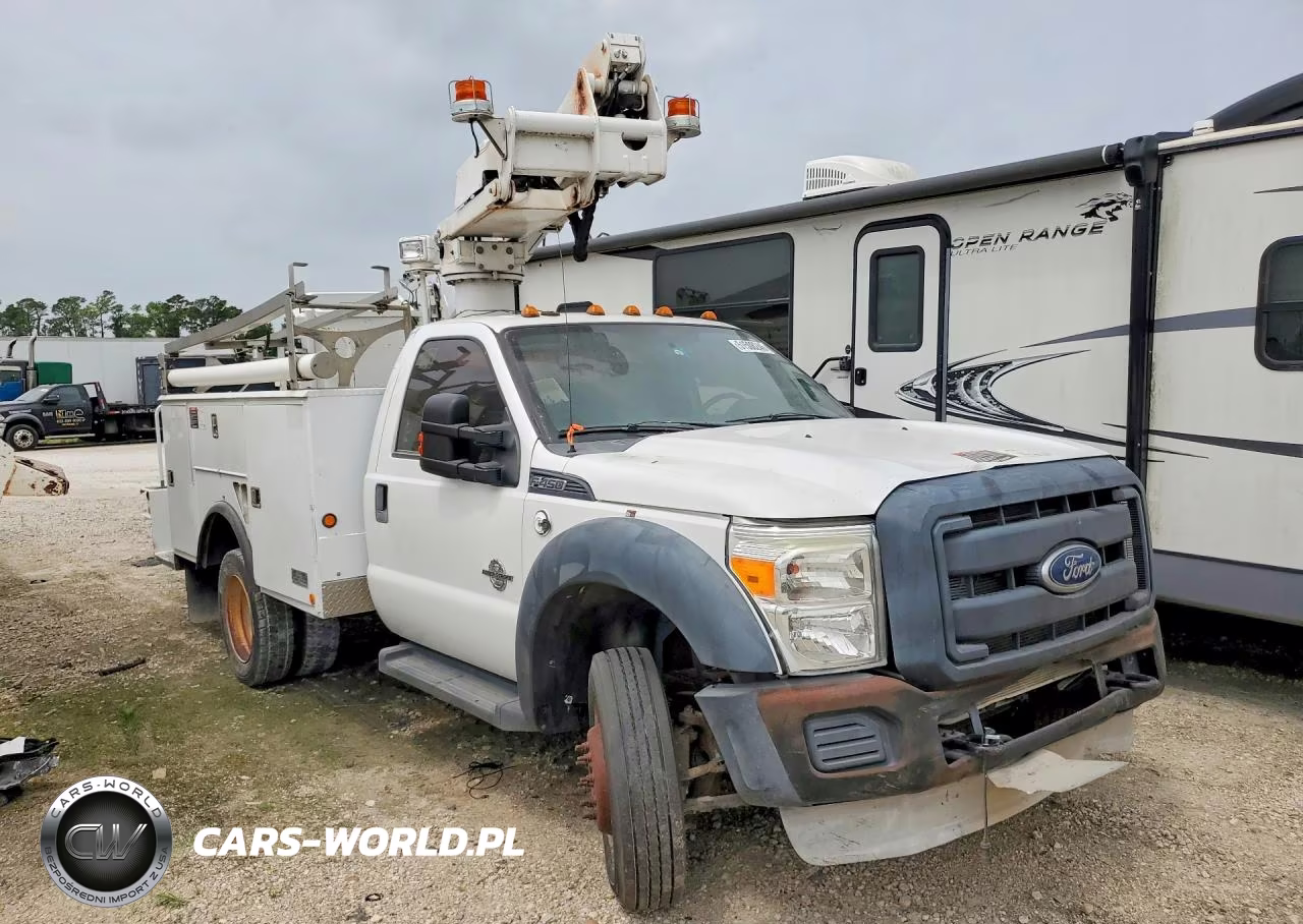 2013 Ford F450 Super Duty Bucket Truck VIN:1FDUF4GT6DEB88891 - 4
