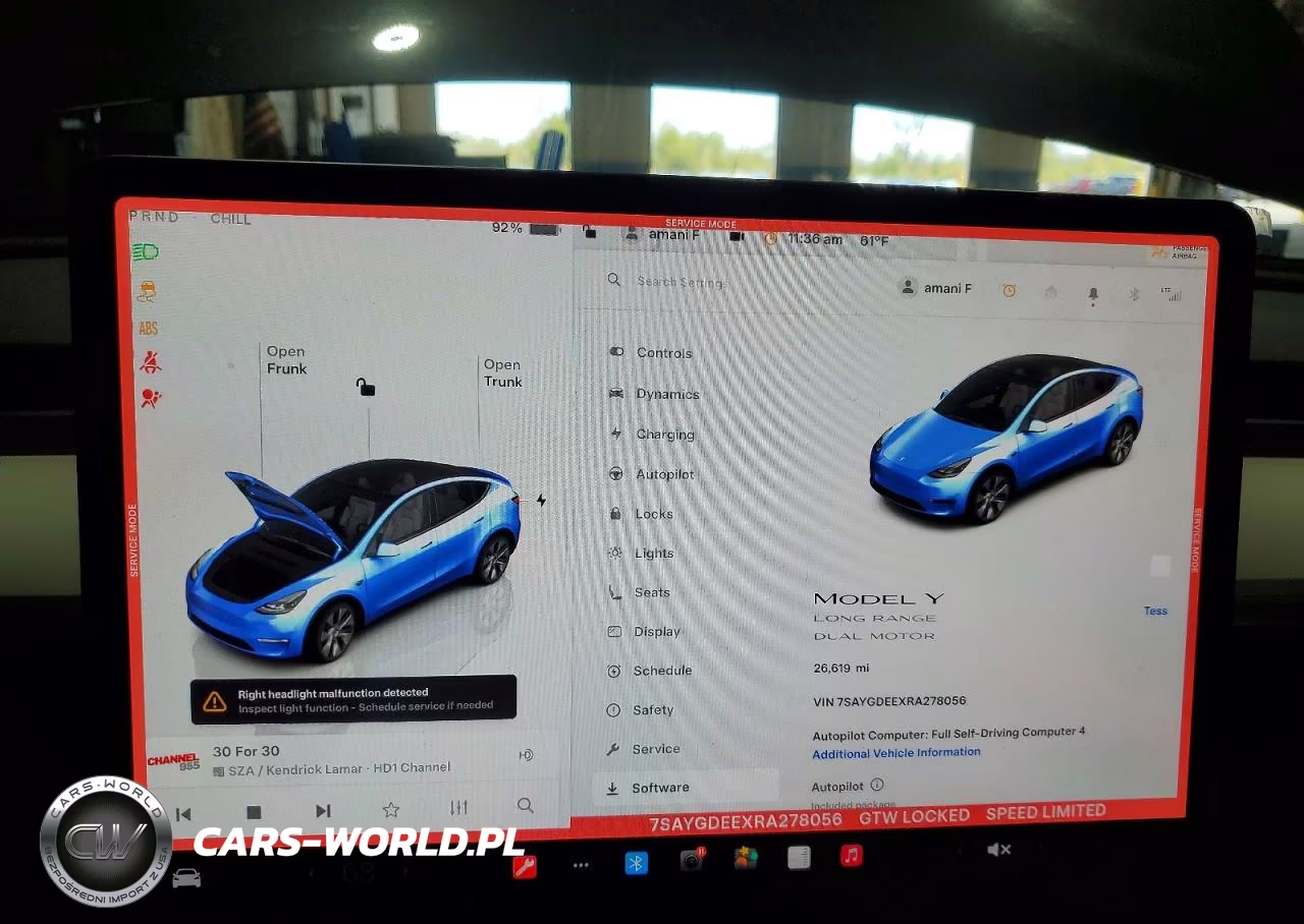 2024 Tesla Model Y VIN:7SAYGDEEXRA278056 - 9
