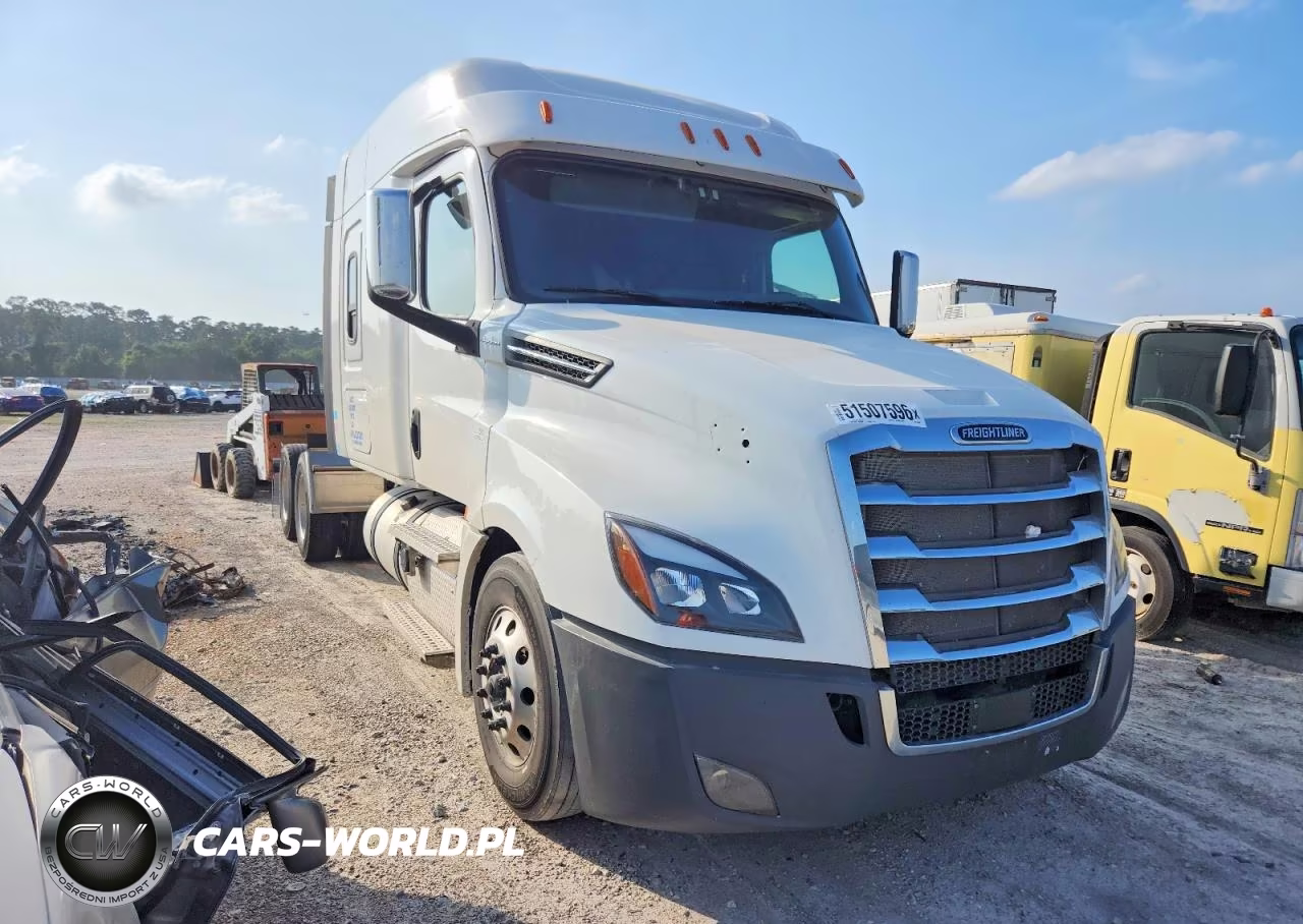 2020 Freightliner Cascadia 126