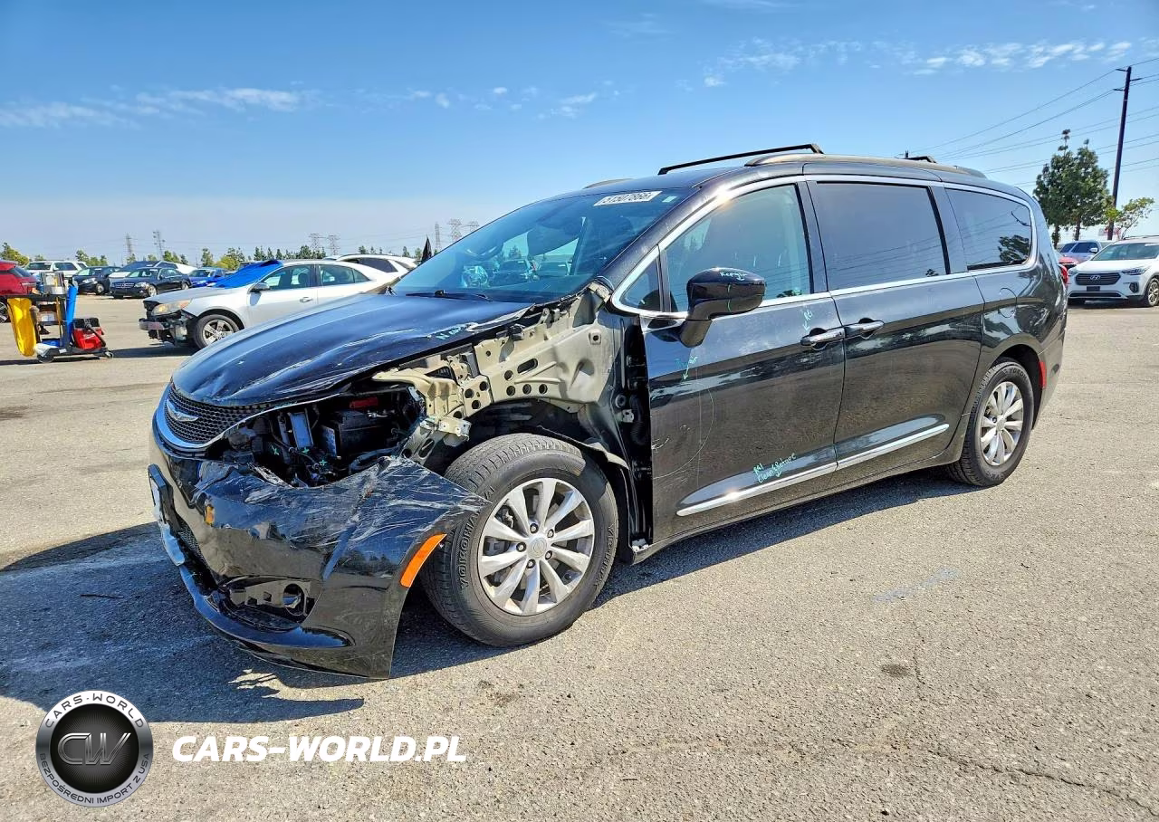 2017 Chrysler Pacifica Touring L – zdjęcie 1 z 14